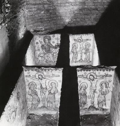 Vier graven uit de Sint­-Salvatorkathedraal te Brugge. Muurschilderingen