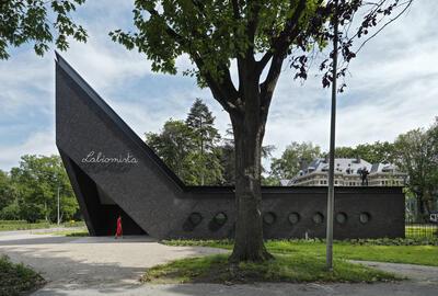 LABIOMISTA - The Ark, de toegang tot het park 