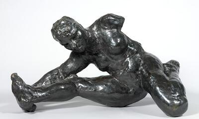 Auguste Rodin (1840-1917), Grosse Femme accroupie à masque d’Iris, omstreeks 1910 Brons, Londen, Victoria and Albert Museum, inv. A.40-1914. Gift Rodin in november 1914