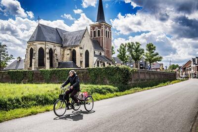 De Sint-Lambertuskerk in Neeroeteren