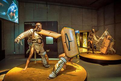 Levensechte poppen illustreren de verschillende gladiatorentypes, Gallo-Romeins Museum