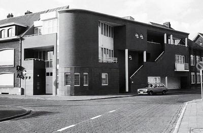 Notariaat met appartementen, Ekeren. Architect Jef van Oevelen. Architectuur