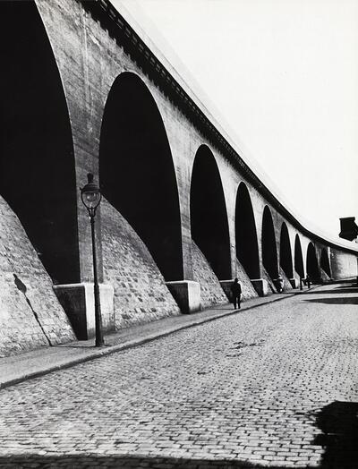 Albert Renger-Patzsch (Duitsland, 1897-1966), Essen, Bahndamm am Hauptbahnhof, Fotografie