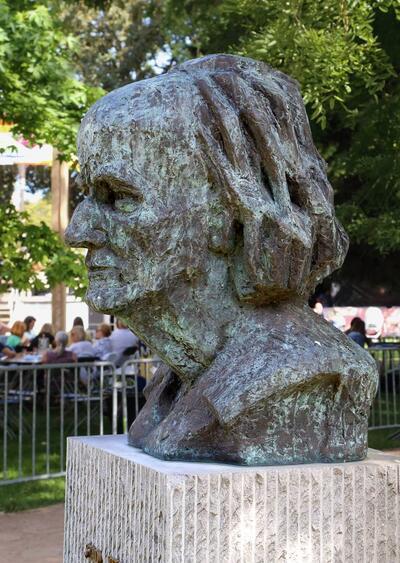 Buste Paul Delvaux