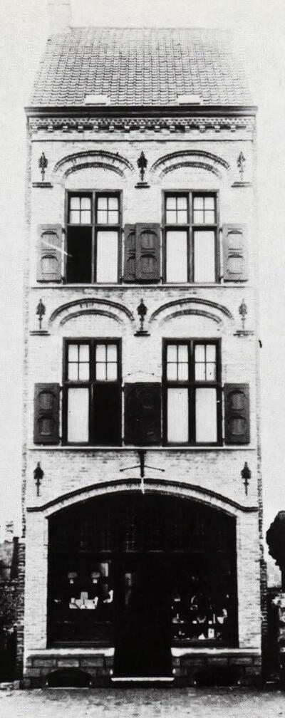 Jules Coomans (1871-1931), Een wederopgebouwde woning, architectuur, Interbellum