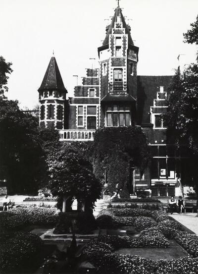 Emiel Thielens (1854-1911), Melkerij en Vlaamse tuin, Zoo