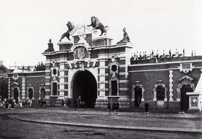 Felix Pauwels, De Mechelenpoort, stadszijde. Ruïnes, Monumenten