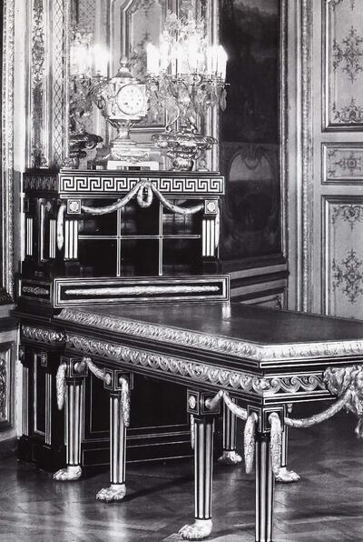 Louis-Joseph Le Lorrain (Frankrijk, 1714-1759), Schrijftafel en kabinet, meubel