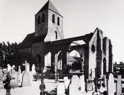 Oude kerk, Ettelgem. Ruïnes, Monumenten