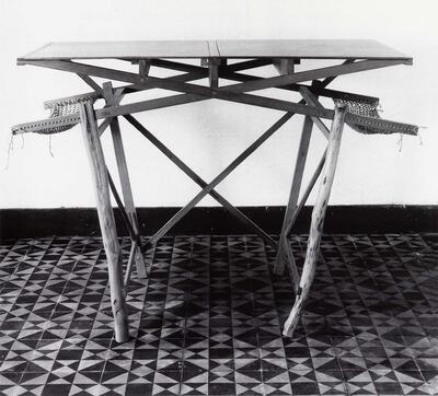 Raf Buedts (Gent, 1946), Tafel voor een dichter, meubel