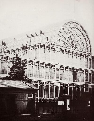 Claude Marie Ferrier (Frankrijk, 1811-1889), Crystal Palace, zicht op het transept, 1851.  Fotografie