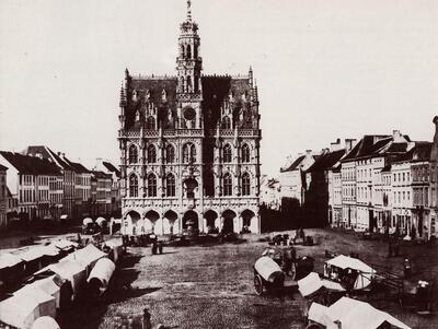 E. Desplanques (België), De Markt van Oudenaarde, Omstreeks 1850. Fotografie