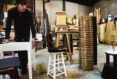 Ontwrichte meubelobjecten van Leon Vranken - Wankel evenwicht